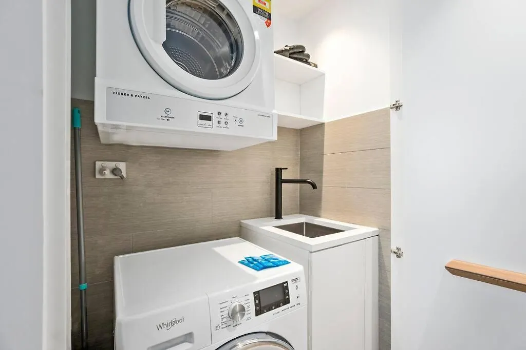 Luxury Jewel Beachfront King Suite Gold Coast 0*,  Australie