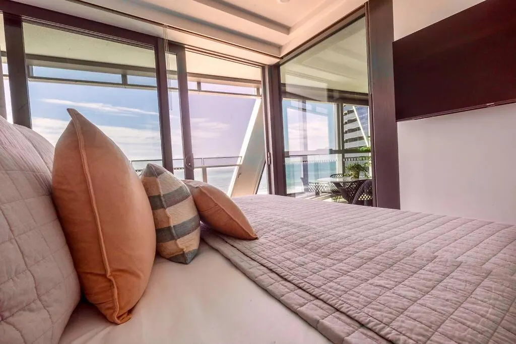 Daire Luxury Jewel Beachfront King Suite Gold Coast